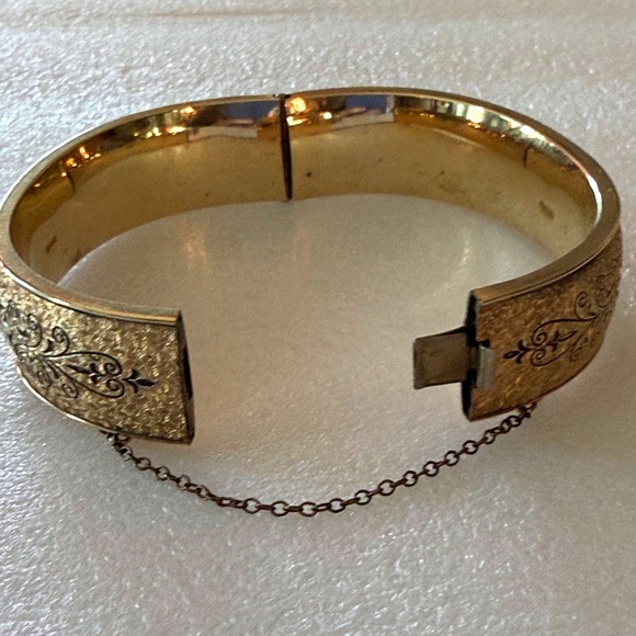 Vintage Gold Filled Etched Black Enamel Bangle Bracelet Fine - Picture 5 of 11
